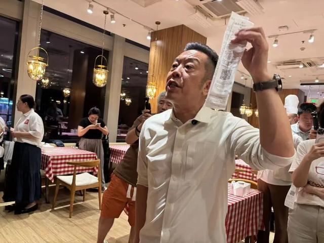小时却说“恶心”明天起全国所有门店上线“罗永浩菜单”麻将胡了西贝创始人：罗永浩方结账时攒了会员积分走后一(图5)